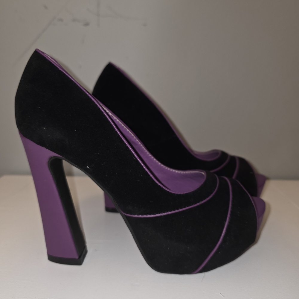 Black and Purple Women's Faux Suede Heels - Sz 8